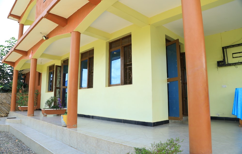 Little Flowers Motel Gallery Pictures