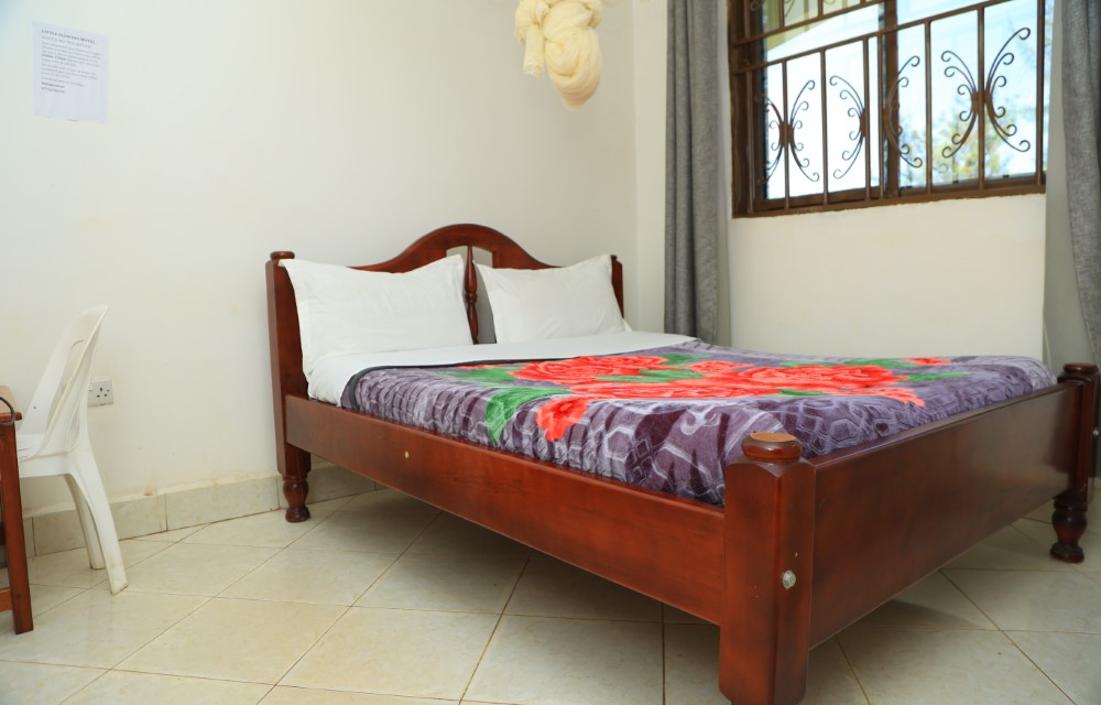 Little Flowers Motel Slider Pictures