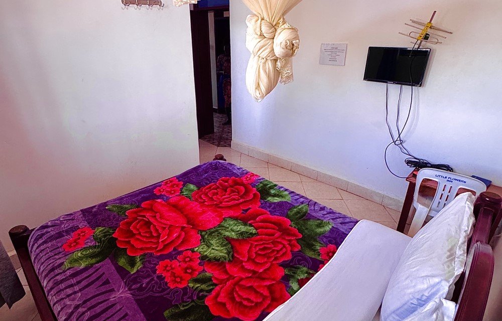 Little Flowers Motel Slider Pictures